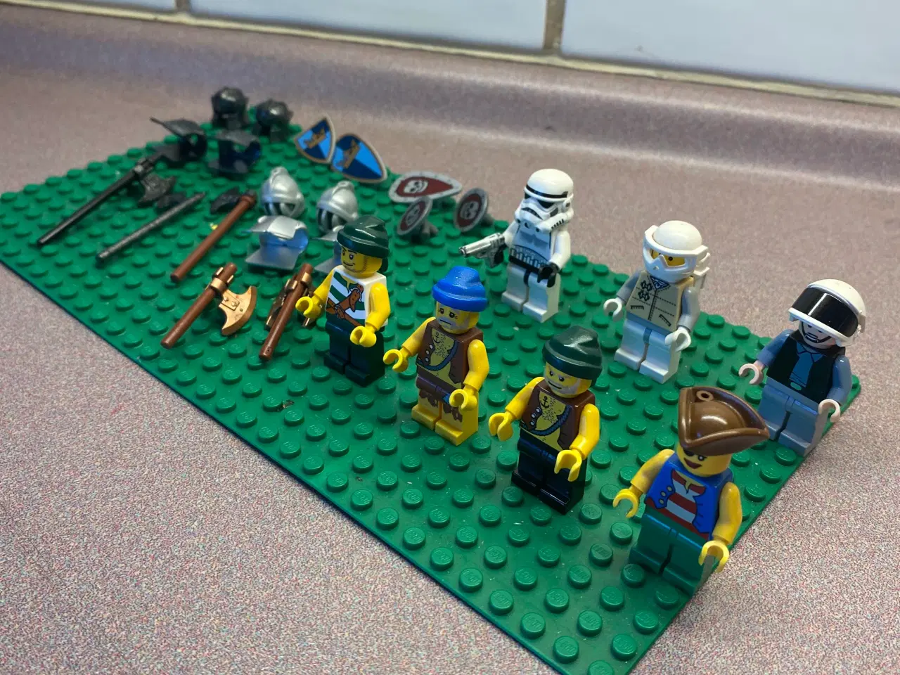Billede 2 - Lidt blandet Lego figurer. 