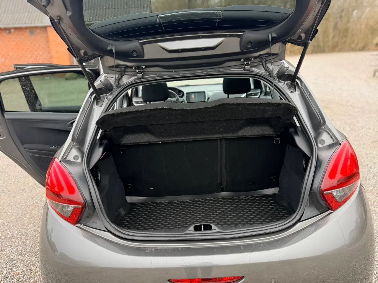 Billede 6 - Peugeot 208, modelår 2017, Diesel