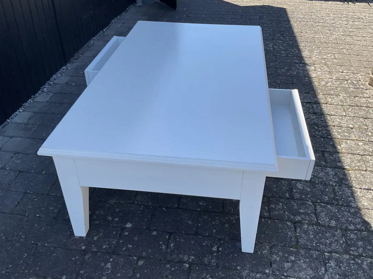 Billede 1 - Massiv hvidt Sofabord