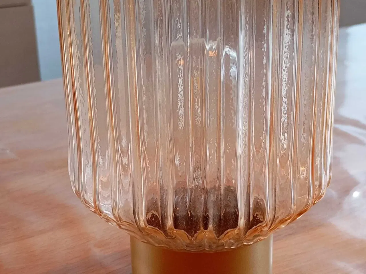 Billede 1 - Bordlampe på batteri og med timer