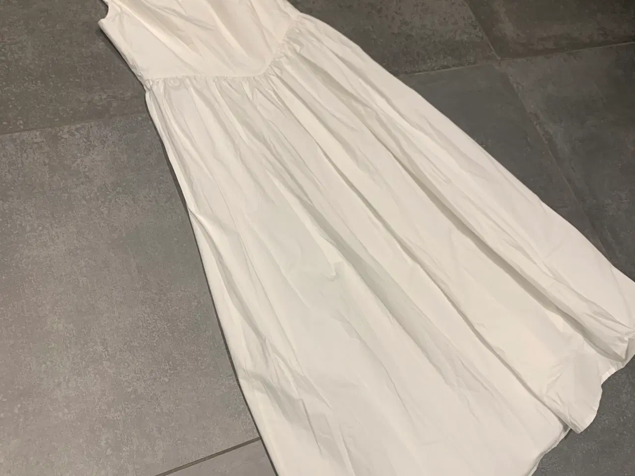 Billede 1 - Hvide kjoler - NYE