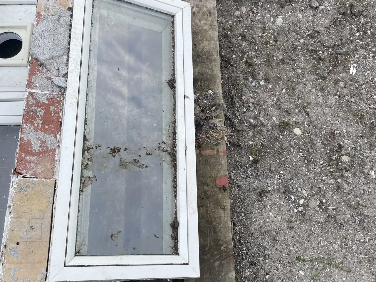 Billede 2 - Hvidt vindue med glas