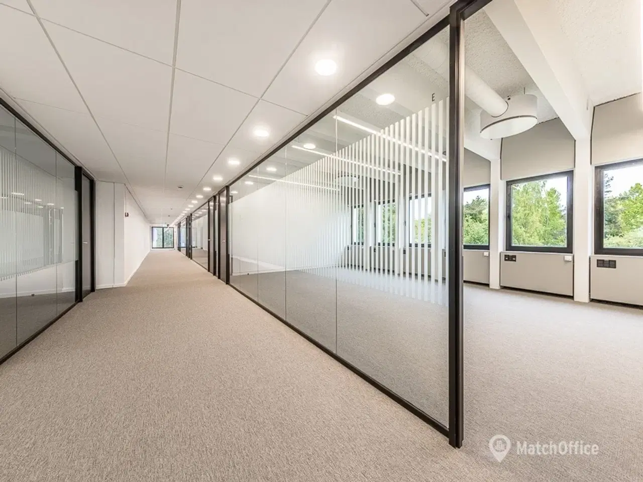 Billede 8 - Unik arkitektur placeret i skøn natur