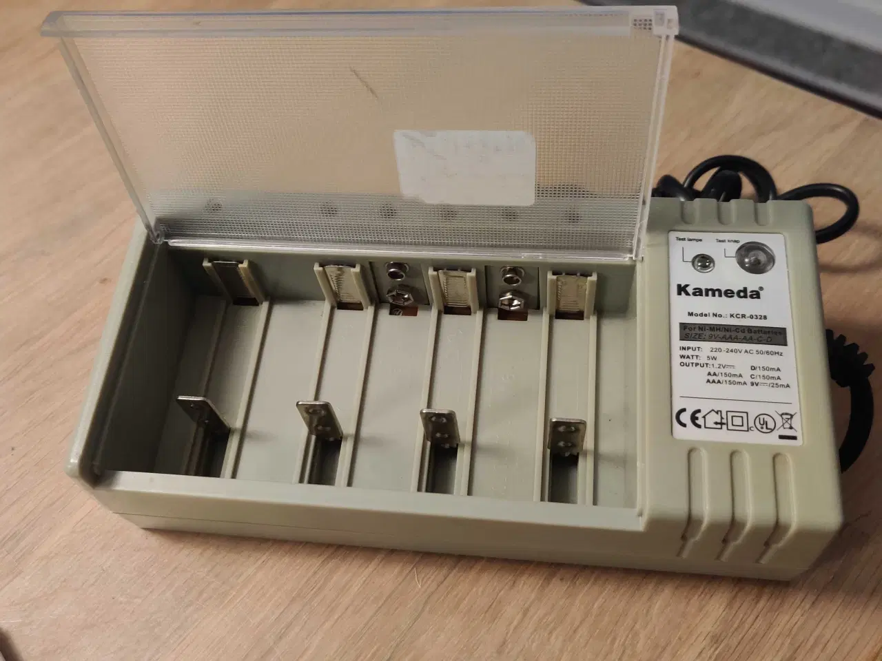 Billede 1 - Batterioplader til genopladelige batterier