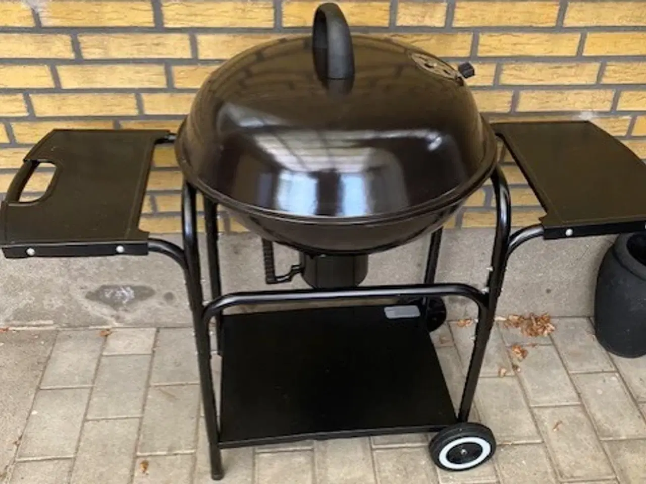 Billede 1 - Kulgrill med bord på hjul, 