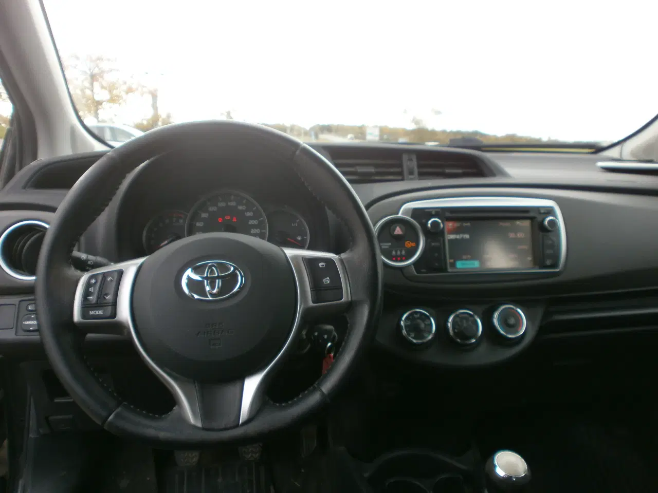 Billede 4 - Toyota Yaris 1,3 VVT-i Årg 2012