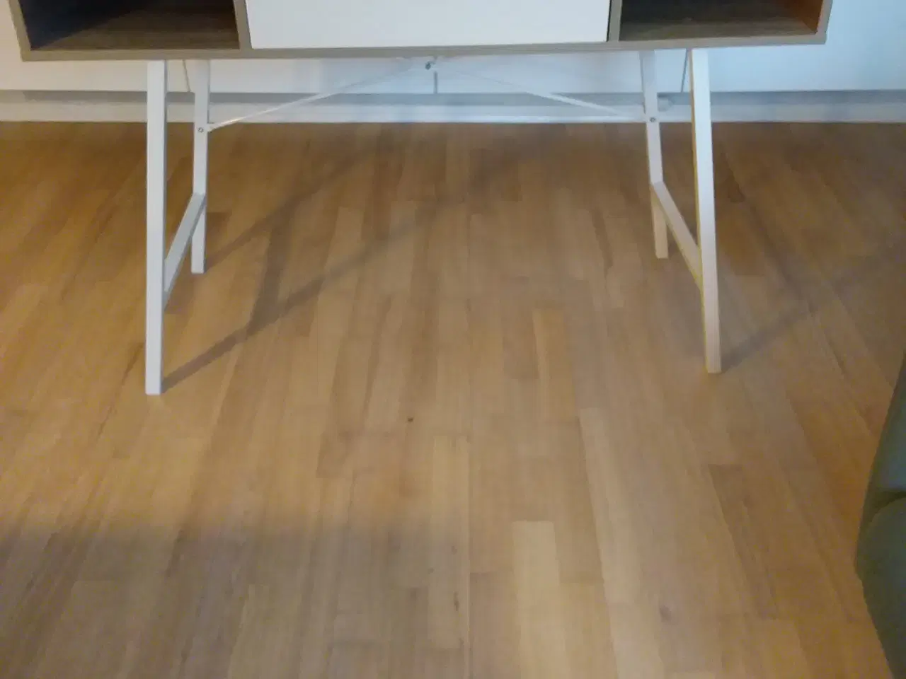 Billede 1 - Skrivebord 