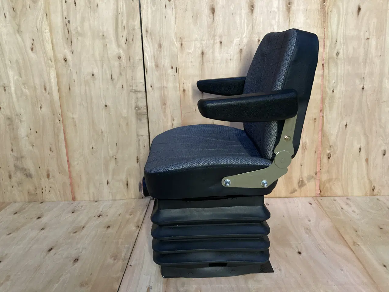 Billede 2 - Nyt traktorsæde