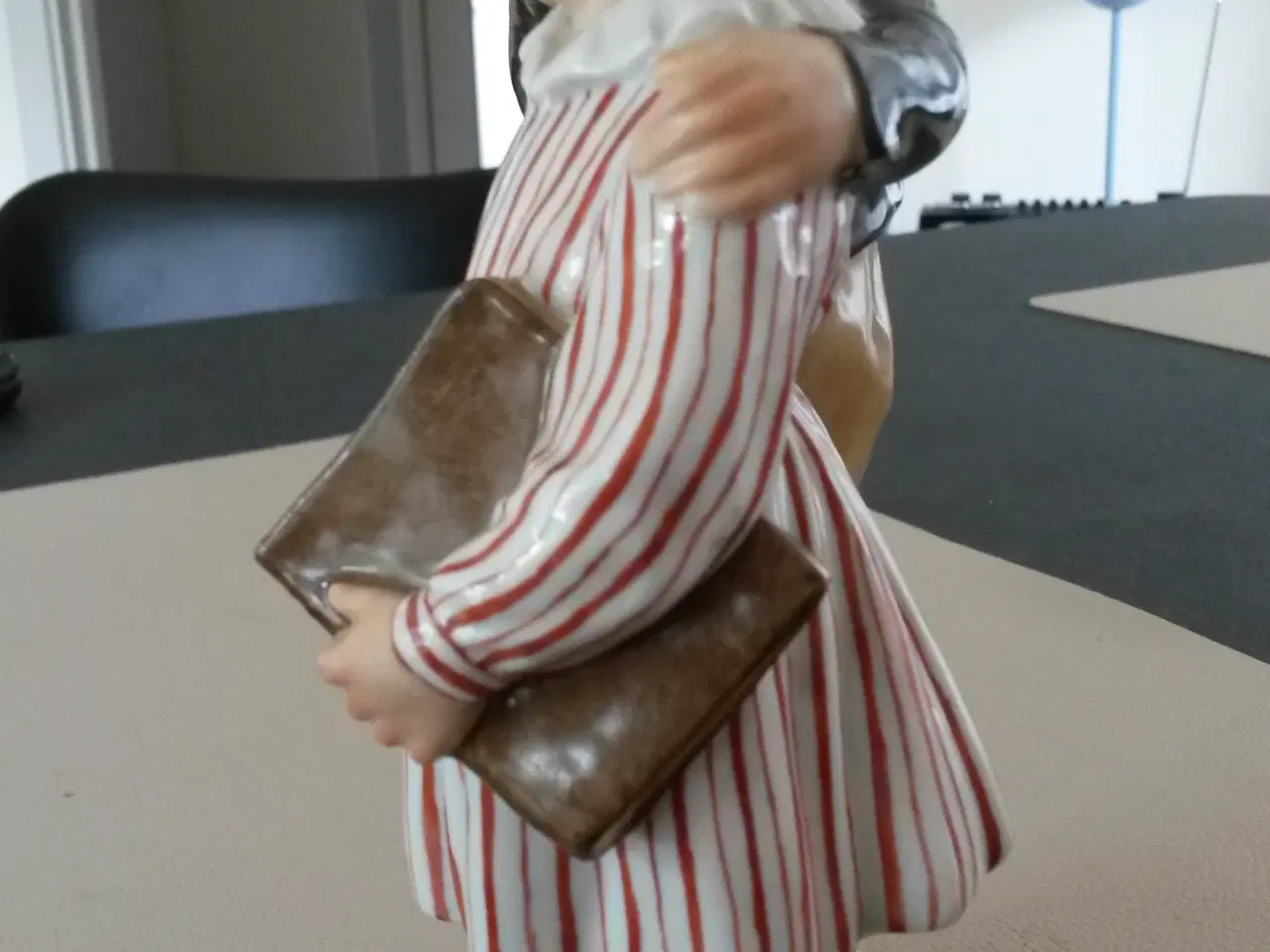 Billede 4 - royal copenhagen figur af rejsen til amerika