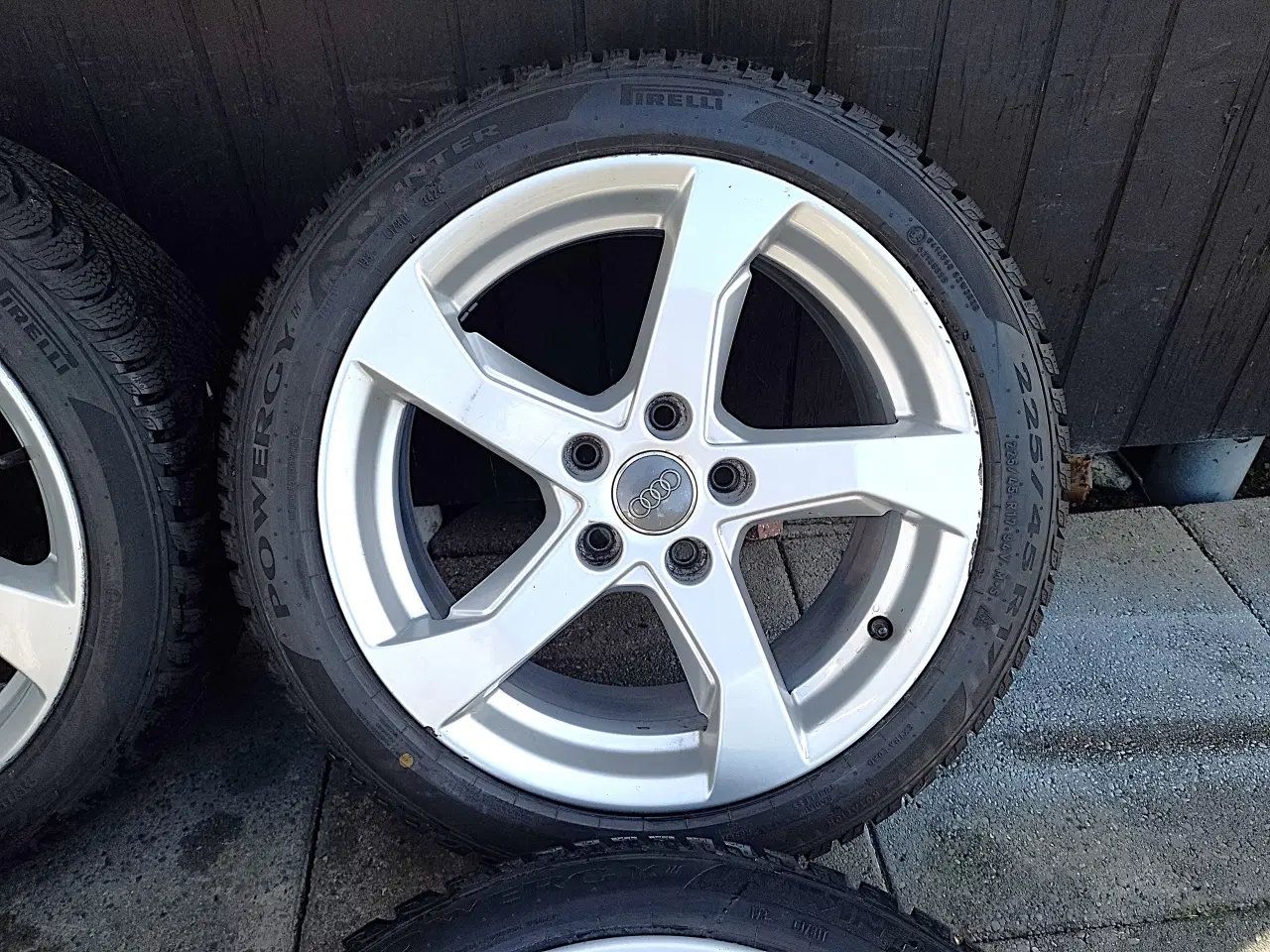 Billede 2 - R17 Audi Alu-fælge på vinterdæk