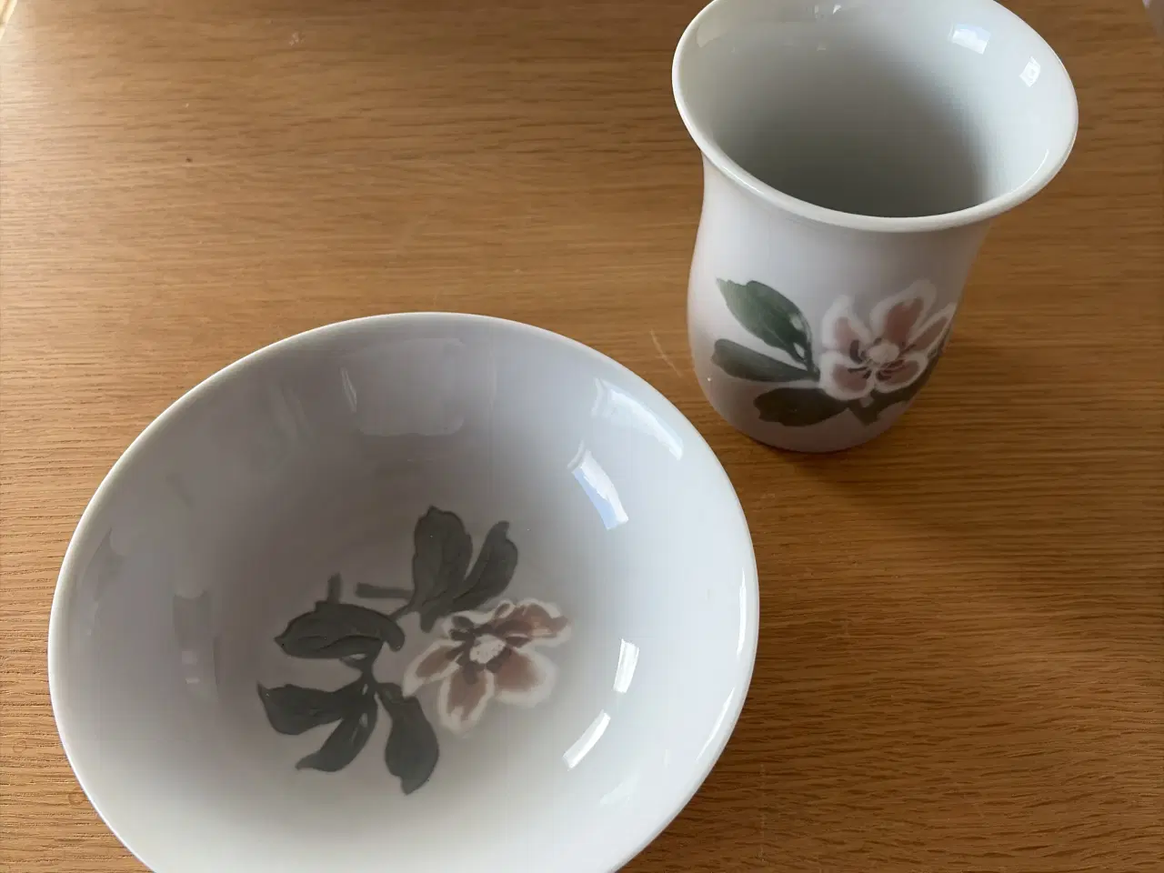 Billede 2 - Bing & Grøndahl skål og krus med blomstermotiv