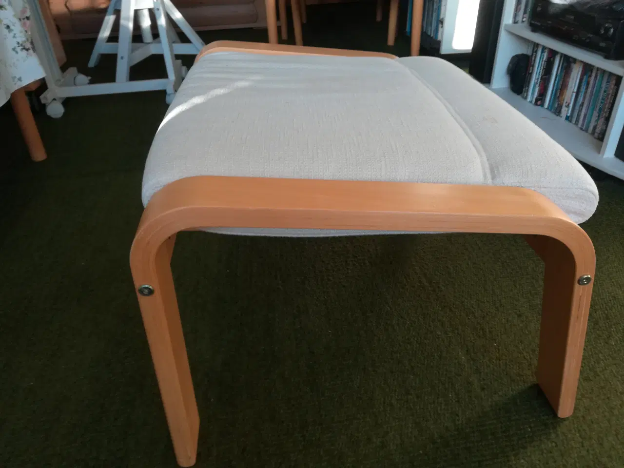 Billede 3 - Poäng taburet i birk fra Ikea