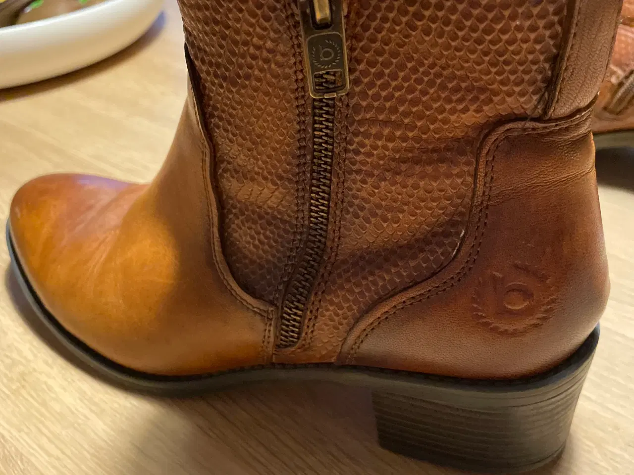 Billede 2 - Bugatti læderstøvler sælges.