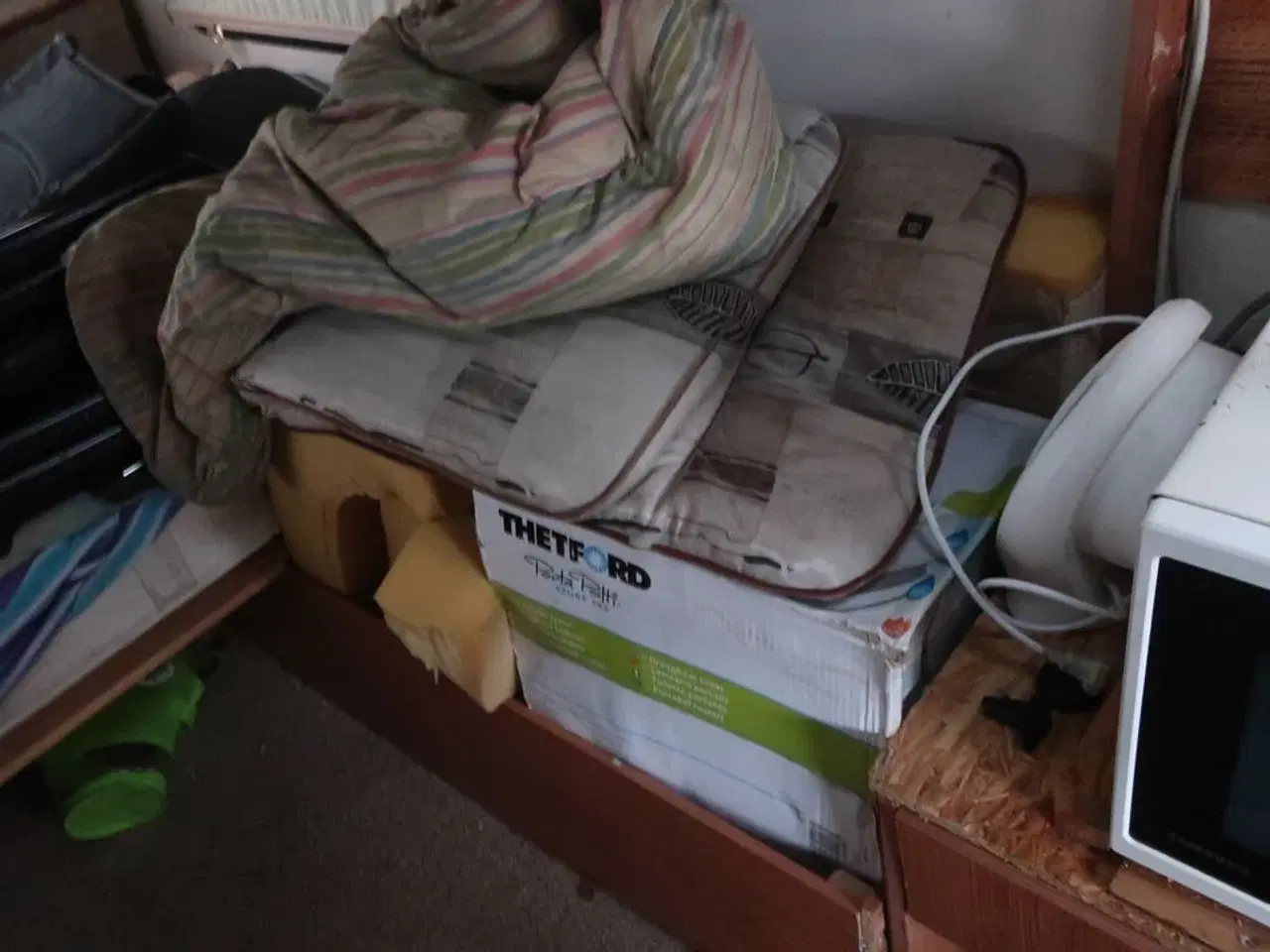 Billede 26 - Campingvogn HOBBY 460 med indhold