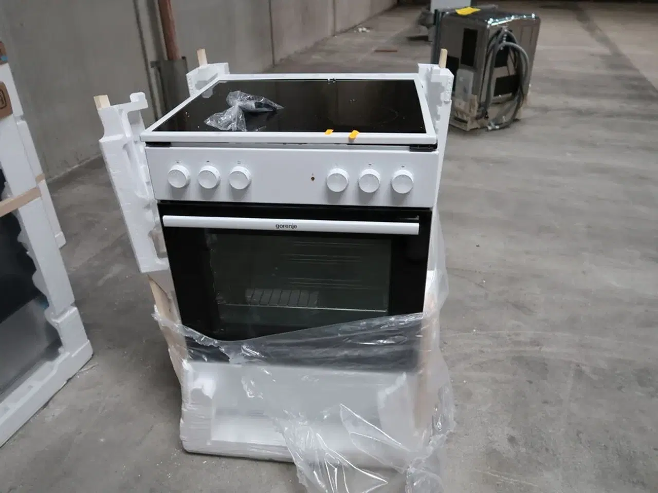 Billede 1 - Keramisk komfur GORENJE GEC6A40WD