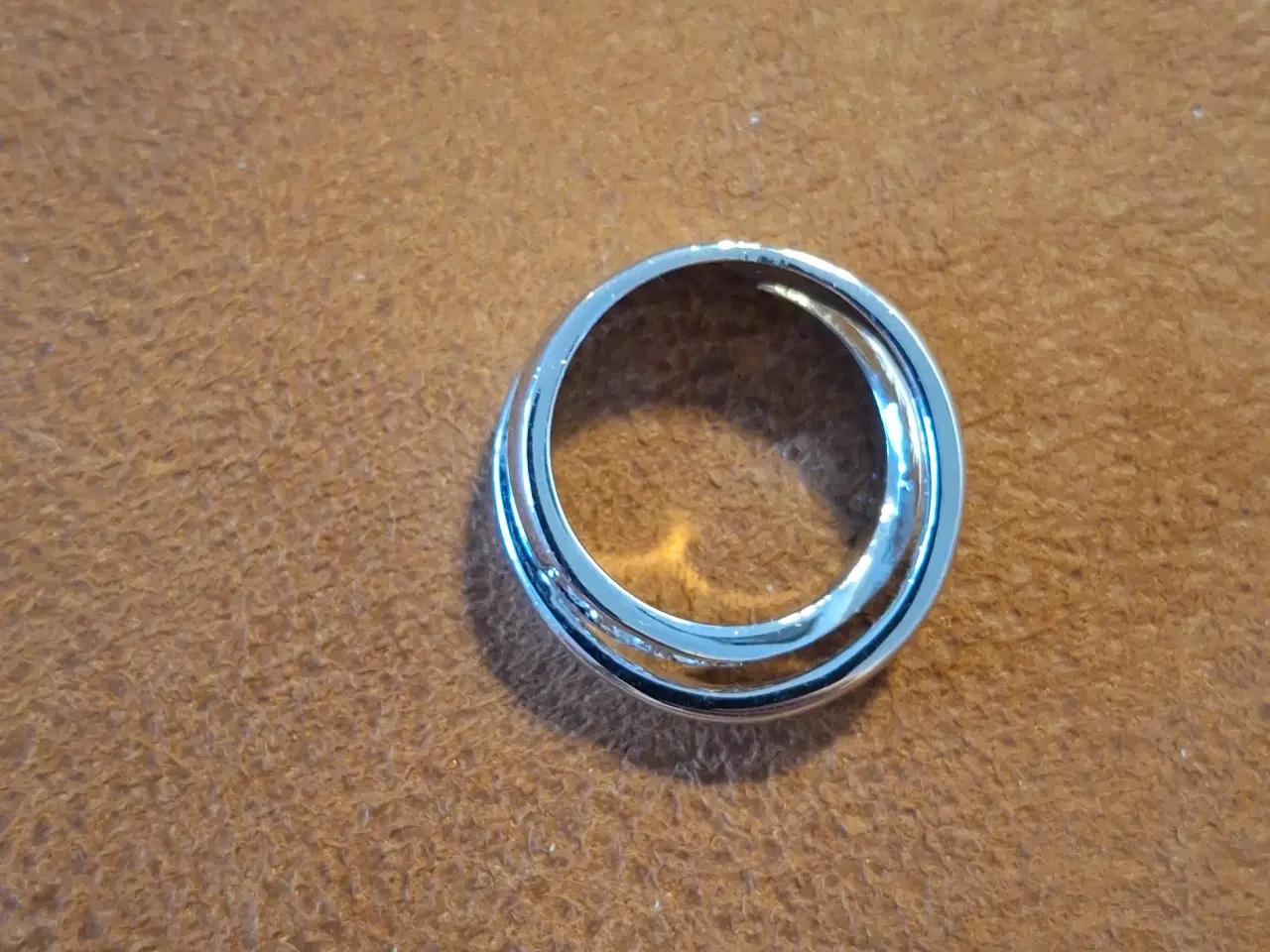 Billede 2 - Sølvfarvet dobbelt ring.