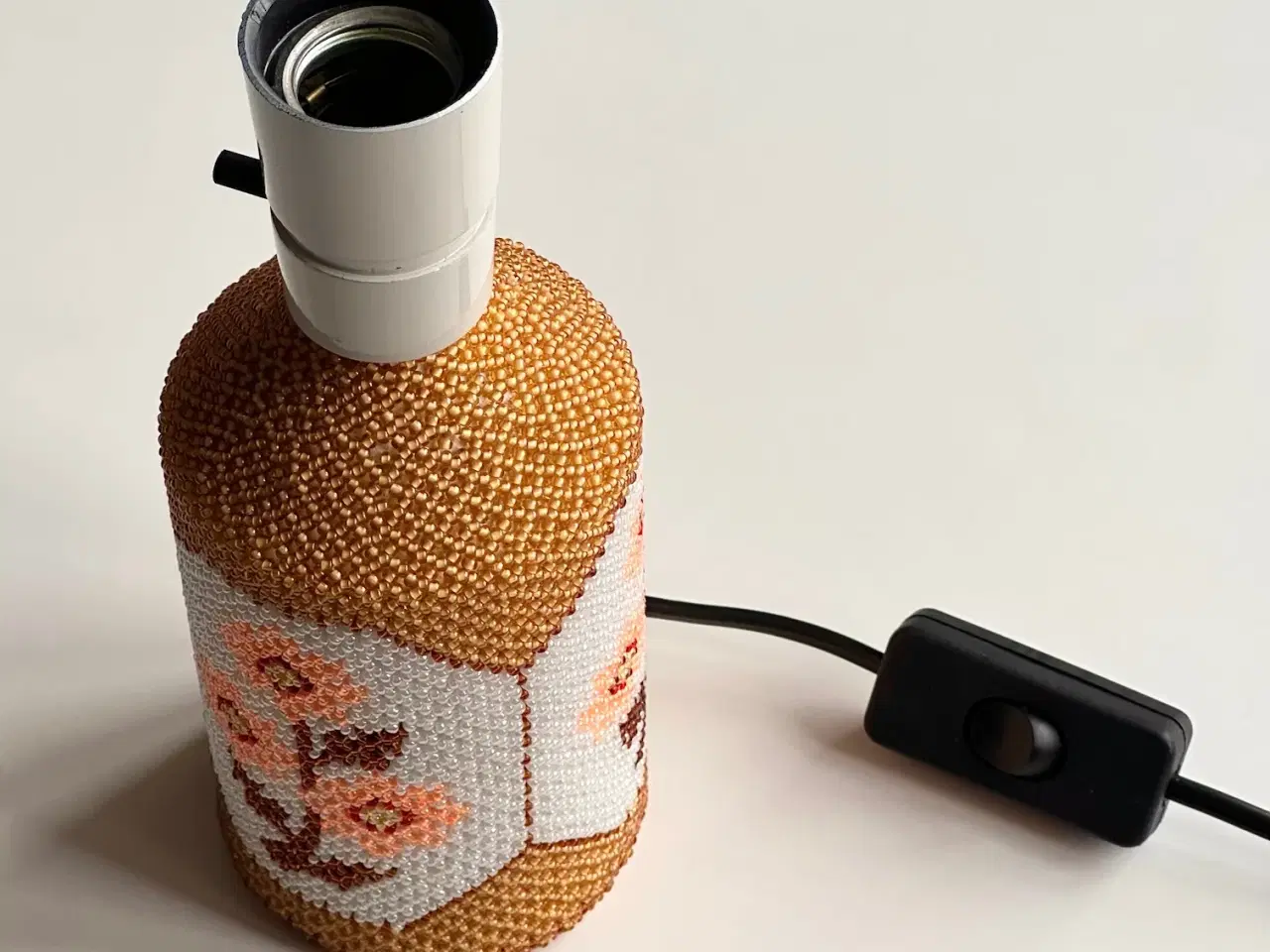 Billede 4 - Perlesyet bordlampe