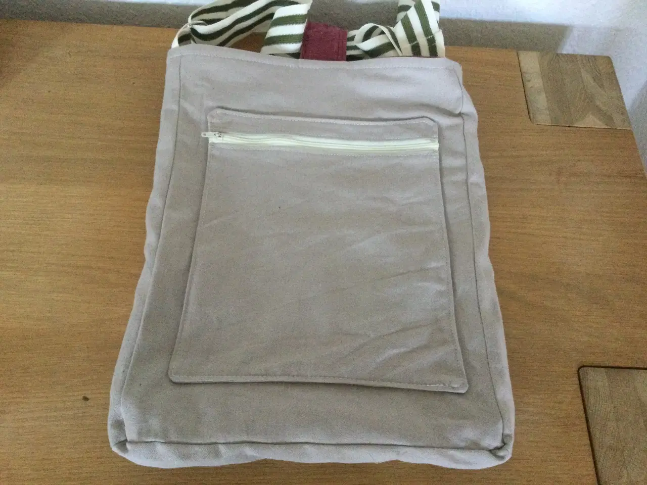 Billede 3 - Taske af broderi