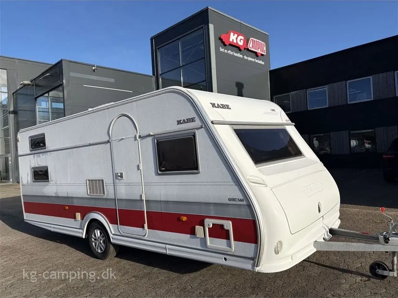 Billede 1 - 2016 - Kabe Classic 560 GLE KS Vintervogn med køjer og stor siddegruppe i front.