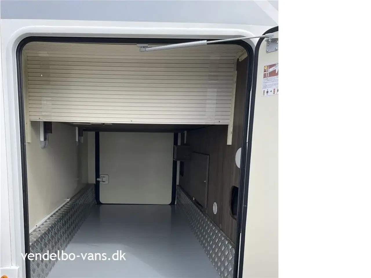 Billede 4 - 2019 - McLouis Nevis 80 G Diamond   To gode dobbeltsenge, én i hver ende