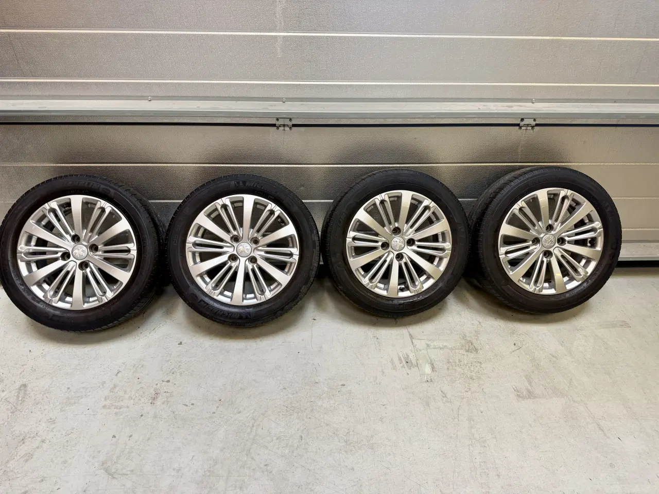 Billede 1 - Sommerhjul / dæk til Peugeot 208 195/55/16 - 16”