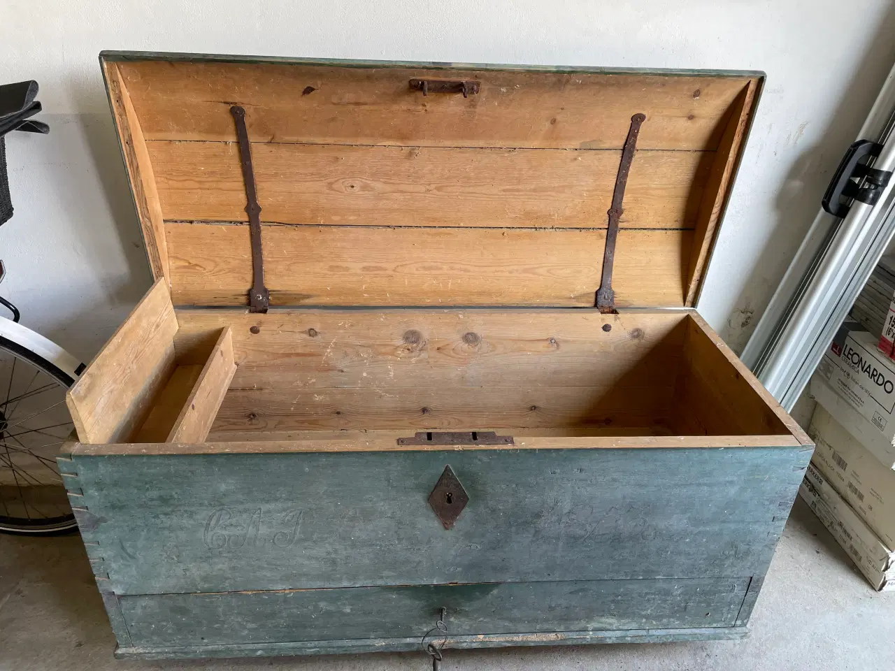 Billede 3 - Gammel solid  kiste