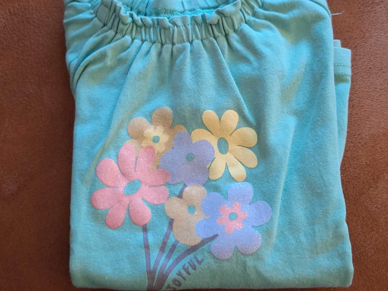 Billede 1 - T-shirt str.  80cm