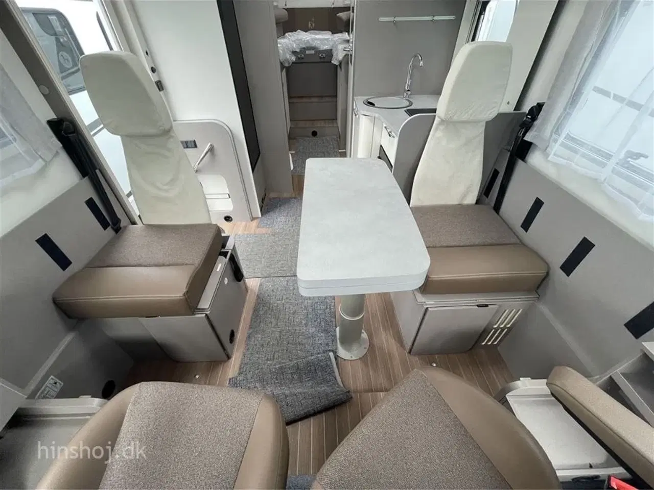 Billede 8 - 2023 - Hymer Etrusco I 7400 SBC   Etrusco Fuldintegreret Autocamper by Hymer – Komfort og Elegance fra Italien