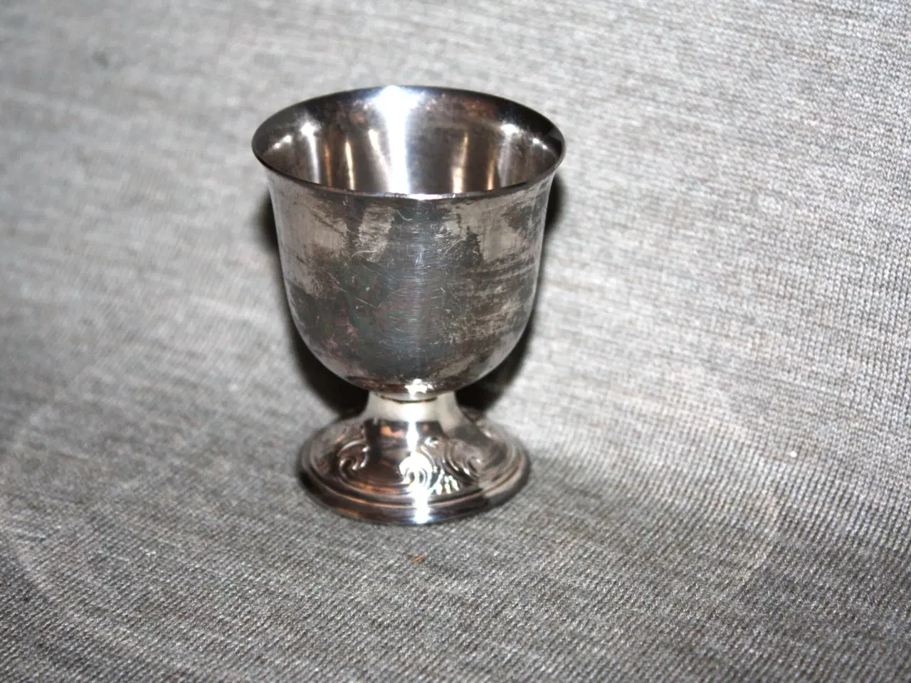 Billede 1 - Sølv æggebæger stempel 925 S samt EH eller CH