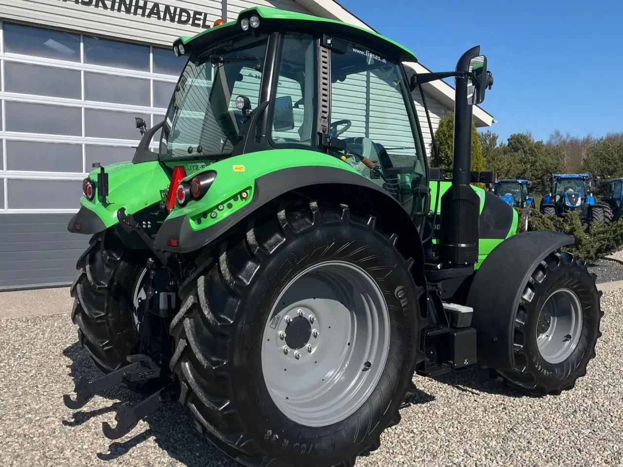 Billede 13 - Deutz-Fahr Agrotron 6140 Classic Fin handy traktor med frontlift.