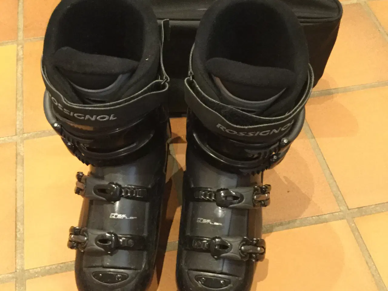 Billede 2 - Rossignol ski og skistøvler.