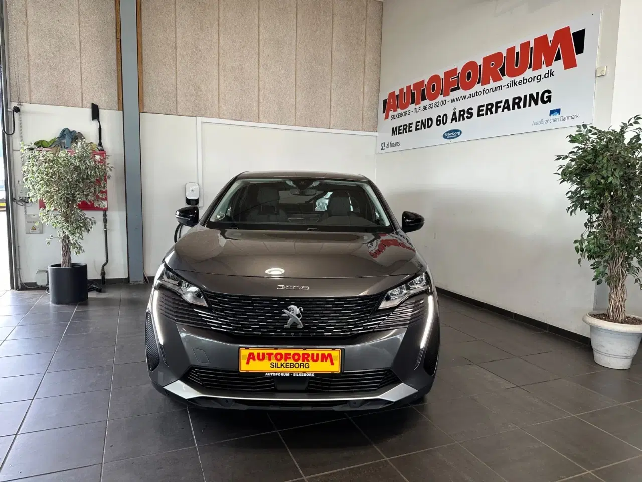 Billede 2 - Peugeot 3008 1,6 Hybrid Allure Pack LTD EAT8 Van