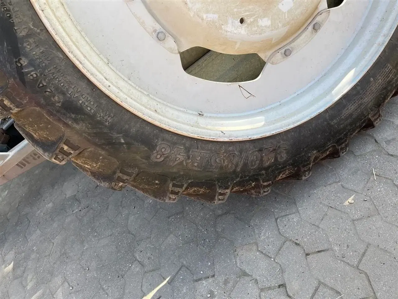Billede 6 - BKT 340/85R48 For 320/90 R32 kompletsæt