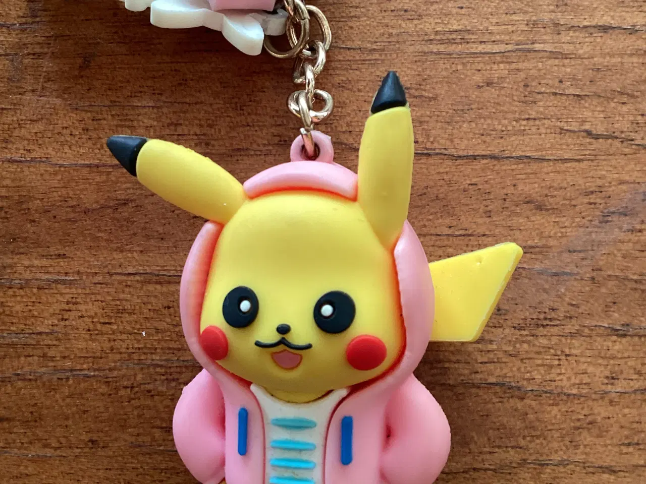 Billede 4 - Pokemon pins og nøglering