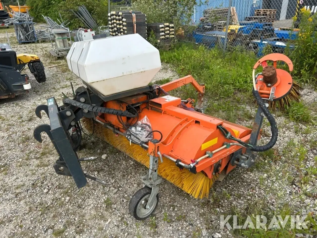 Billede 4 - Hydraulisk kost m. vandtank Modentech BMR 200