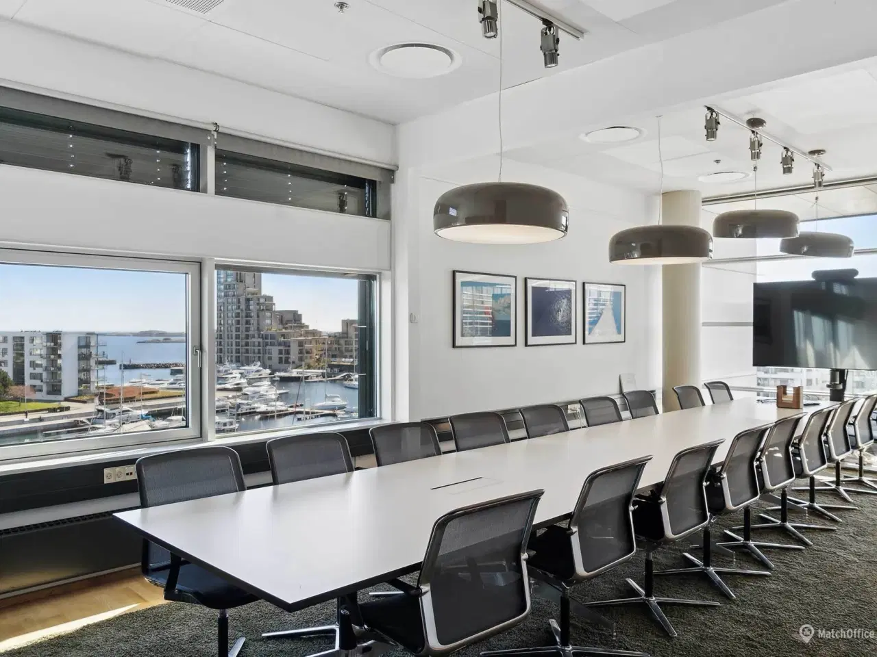 Billede 11 - The Cube – markant og eksponeret kontorhus i Tuborg Nord. Stuelejemål med stor glasfacade.