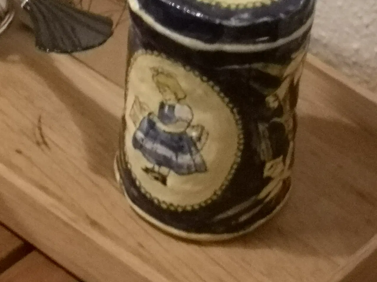 Billede 1 - Rose Eken. Irma pige-dåse. 