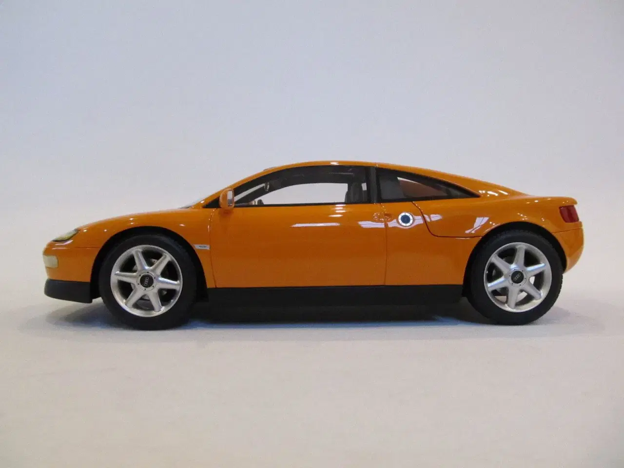 Billede 2 - 1991 Audi Quattro Spyder - 1:18  Limited Edition