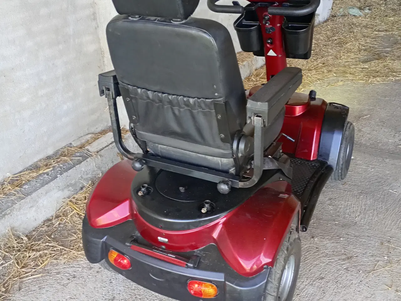 Billede 3 - Stor driftsikker 4-hjulet el-scooter