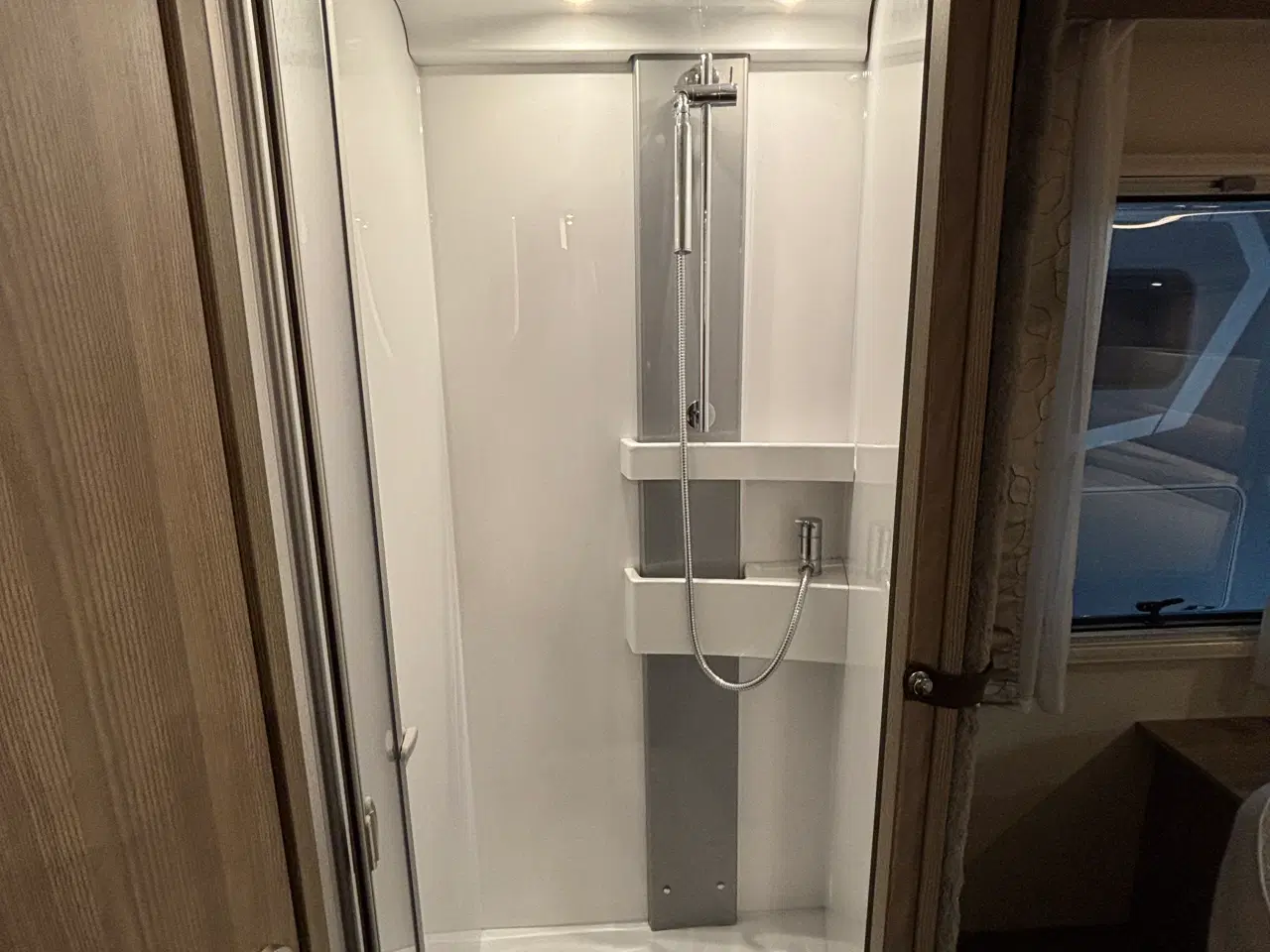 Billede 12 - Autocamper til salg - LMC Element T748