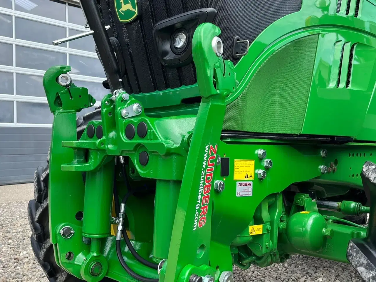 Billede 10 - John Deere 6135R Krybegear, frontlift, TLS Affjedret foraksel og affjedret kabine samt luft anlæg