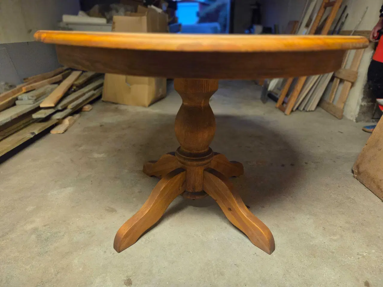 Billede 10 - Spisebord i træ