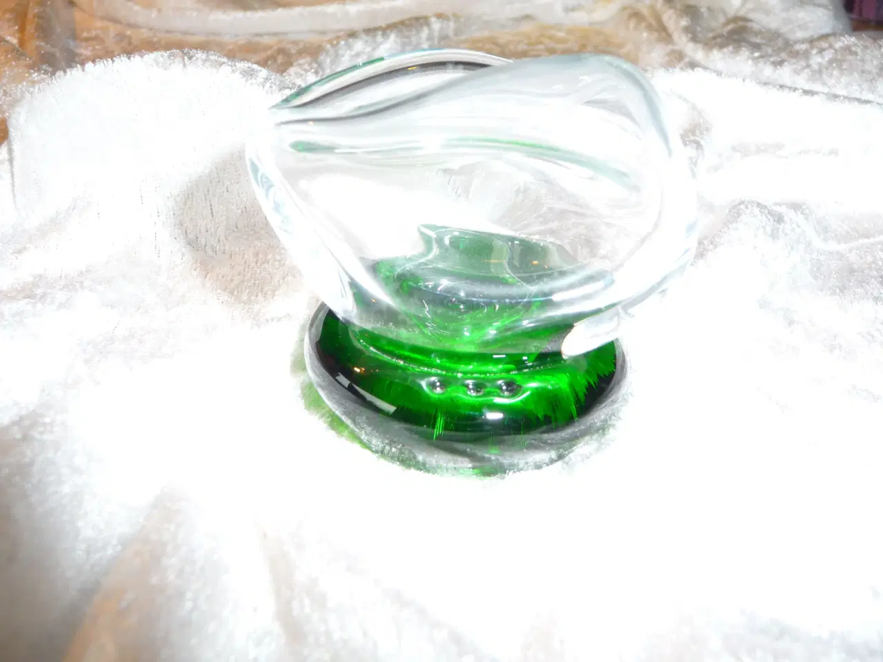 Billede 2 - glas kunst med grøn fod