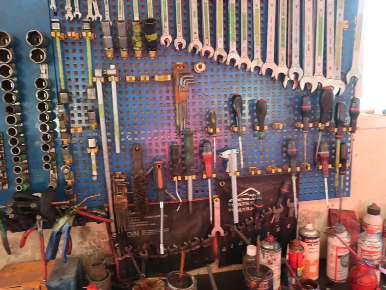 Billede 3 - Værktøjstavle med indhold