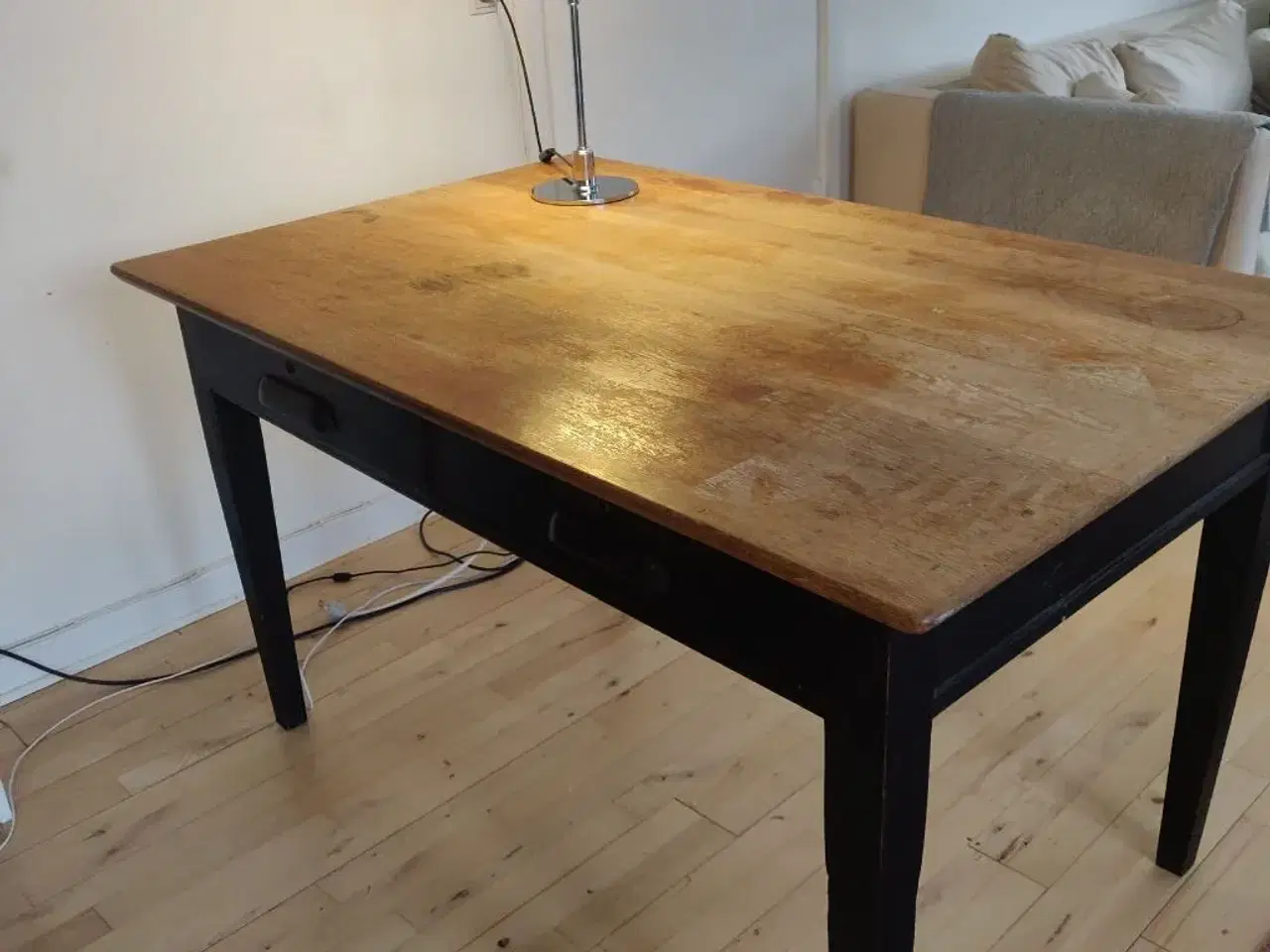 Billede 1 - Egetræsbord med smukt patina