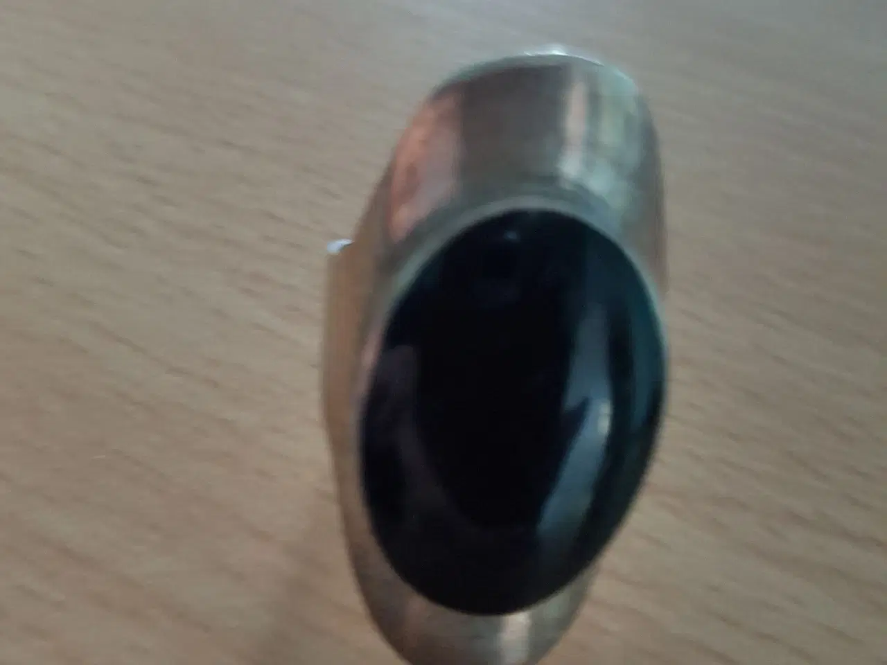 Billede 3 - Fingerring, sølv, med stor sort oval onyx sten