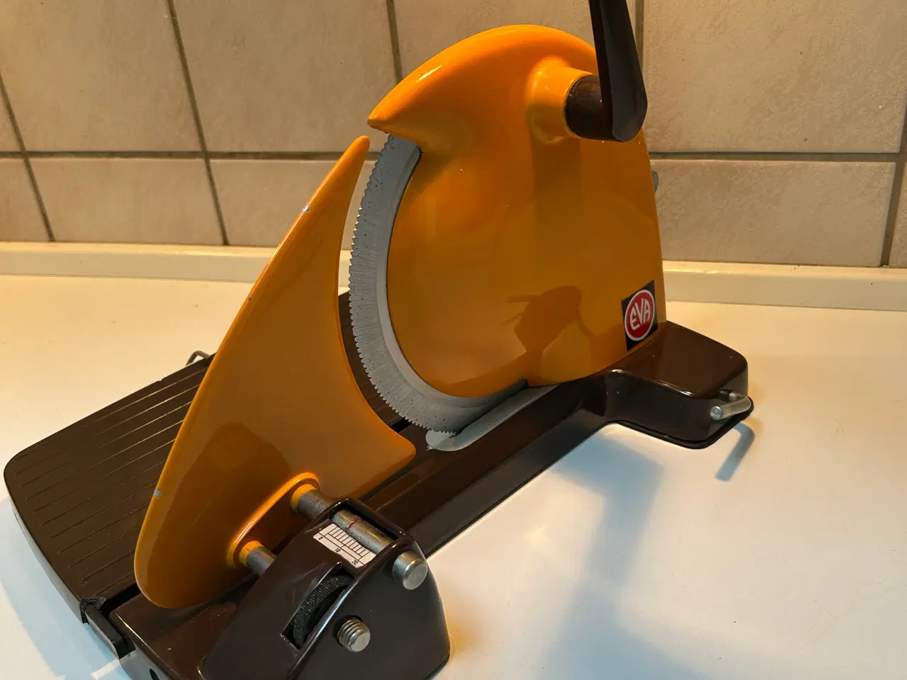 Billede 2 - EVA Pålægsmaskine i orange og brun