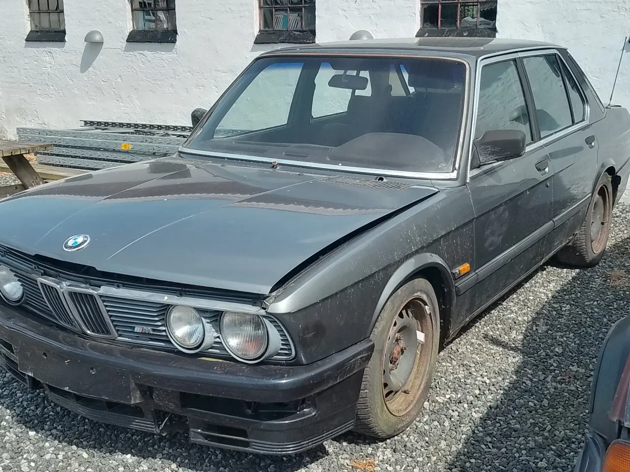 Billede 1 - BMW E28 525e 1987 projekt (uden afgift)