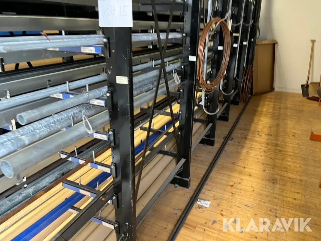 Billede 11 - Grenreol en række