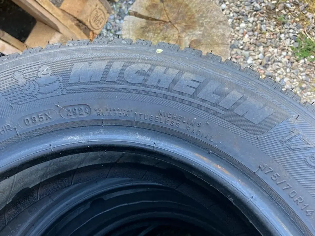 Billede 3 - Helårsdæk uden fælge michelin